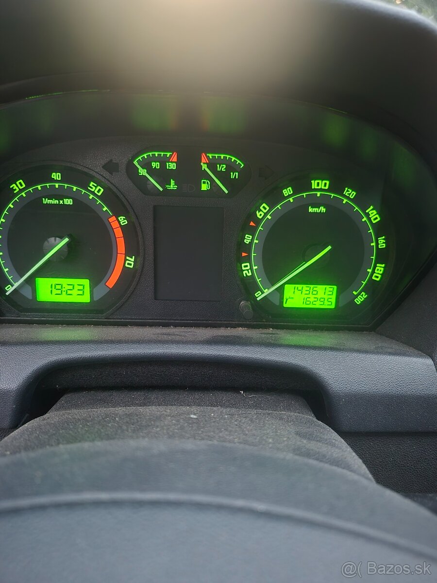 Predám SKODA FABIA 1.4 benzín, r.v.2005 - 3