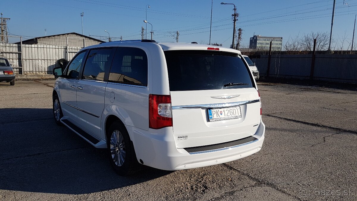 Chrysler Town&Country - 3