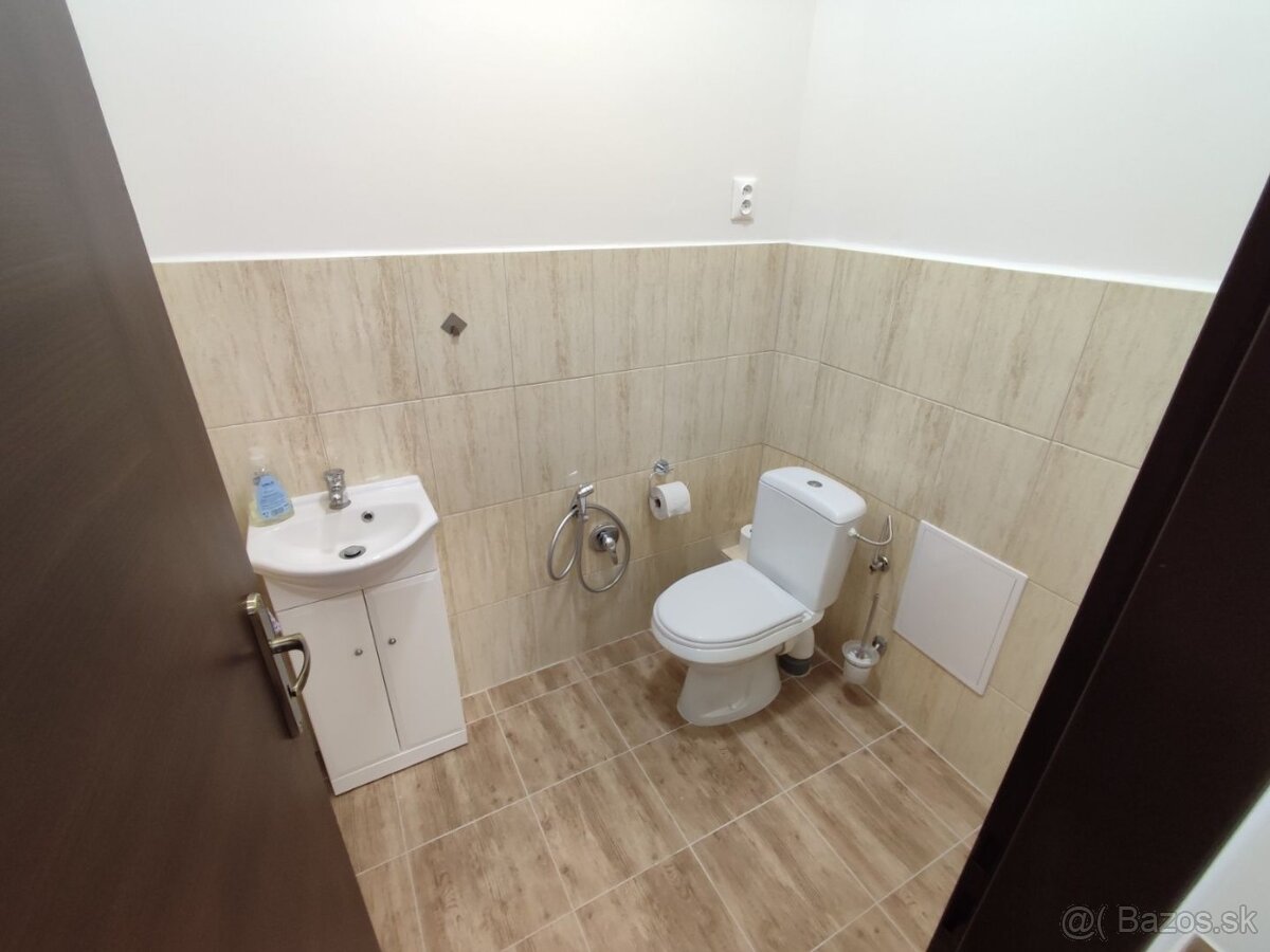 Prenájom obchdno kancelárske priestory v centre mesta. - 3