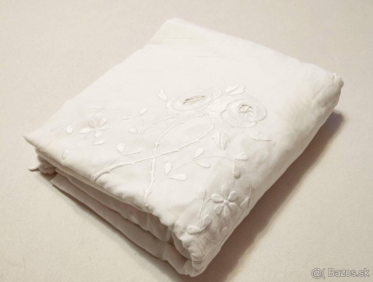 Unikátny ručne vyšívaný prehoz na manželskú posteľ - 3