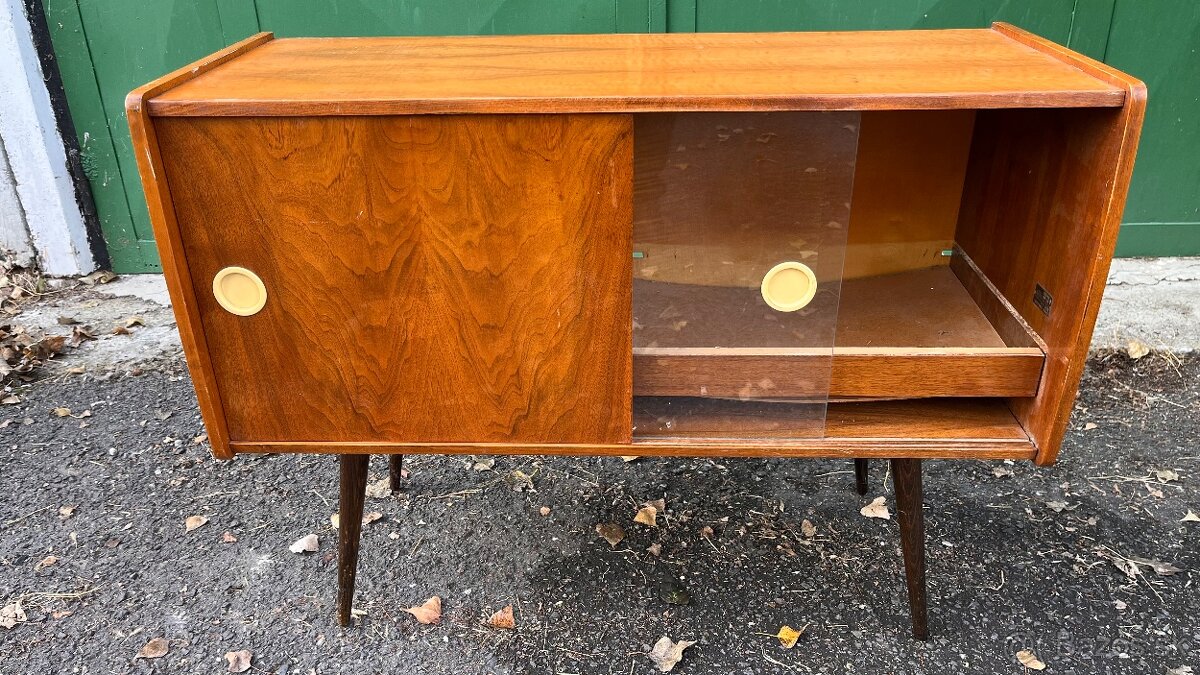 Gramofónová skrinka - 3