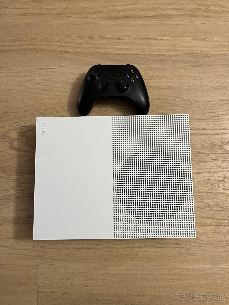 Xbox One S - 3