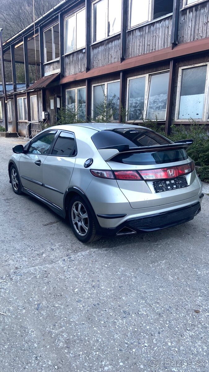 Rozpredám Honda Civic 8g - 3