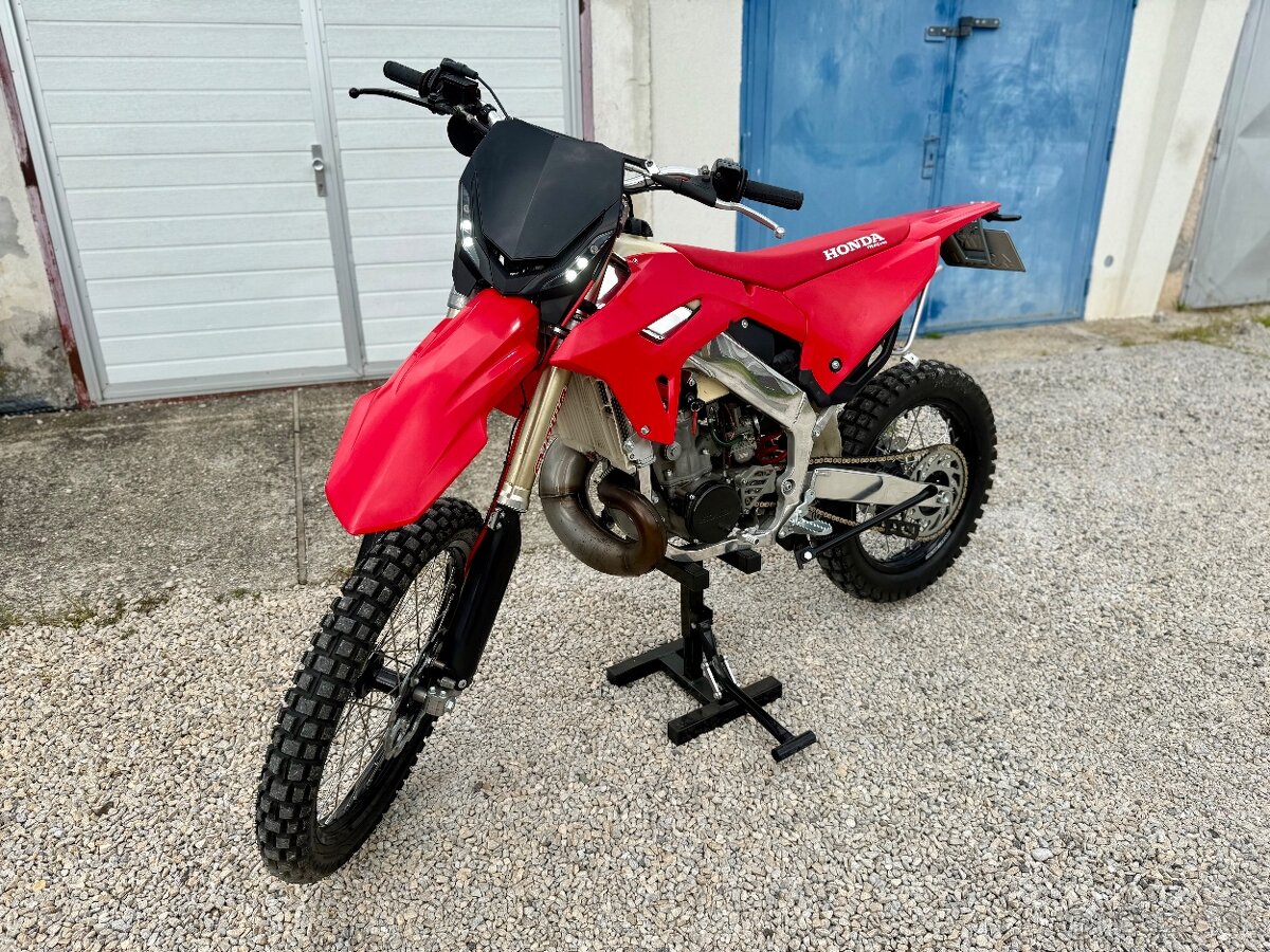 Unikatna Honda CR250R