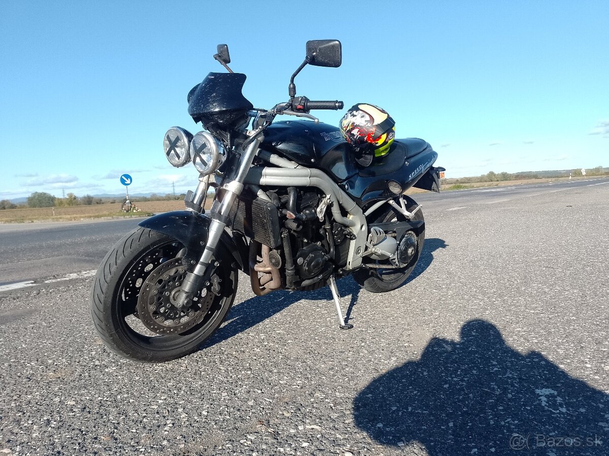 Triumph Speed Triple 955i - 3