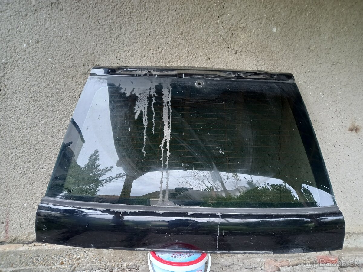 L322 zadna kapota horna vyklopka