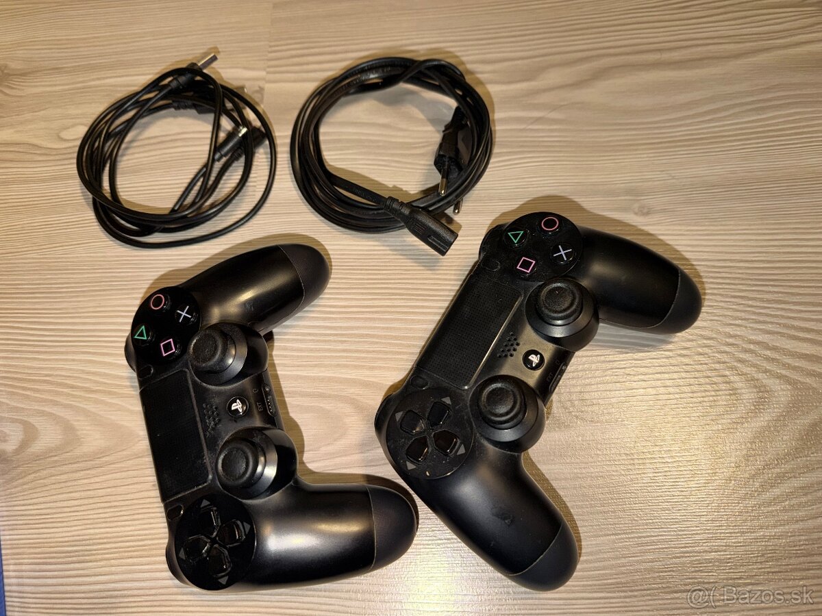 PlayStation 4 (PS4) - 3