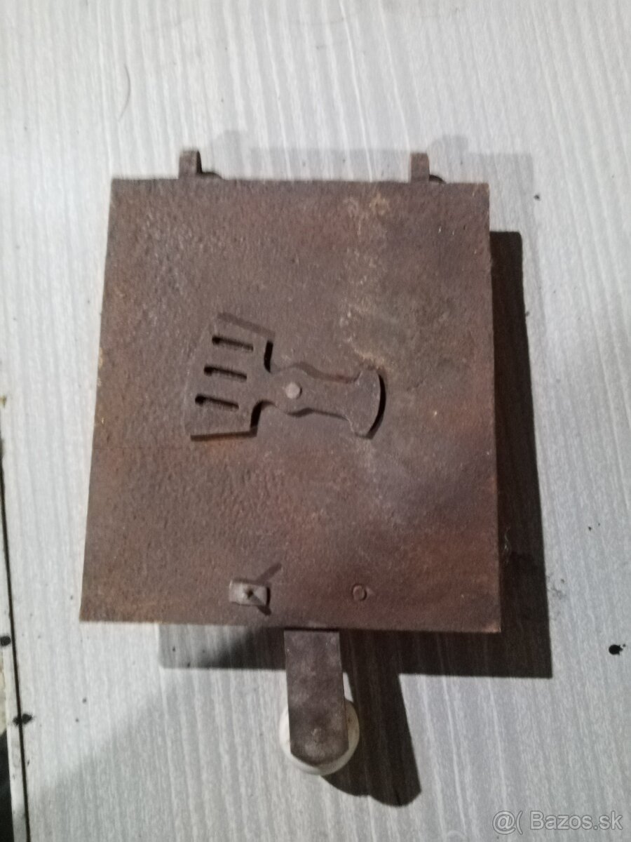 DVIERKA Kachlí. - 3