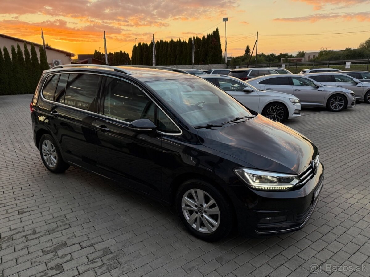 Volkswagen Touran 2.0TDi DSG Highline 7MIESTNY Ťažné - 3