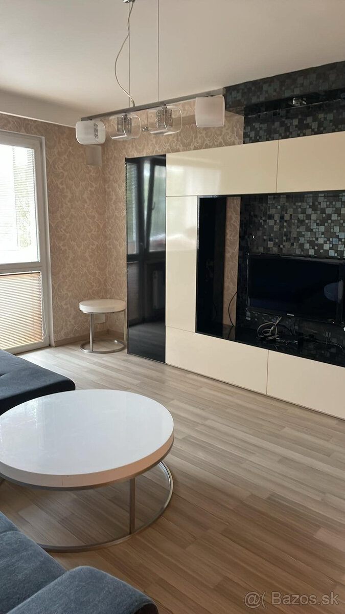 Na predaj kompletne zrekonštruovaná garsónka - 3