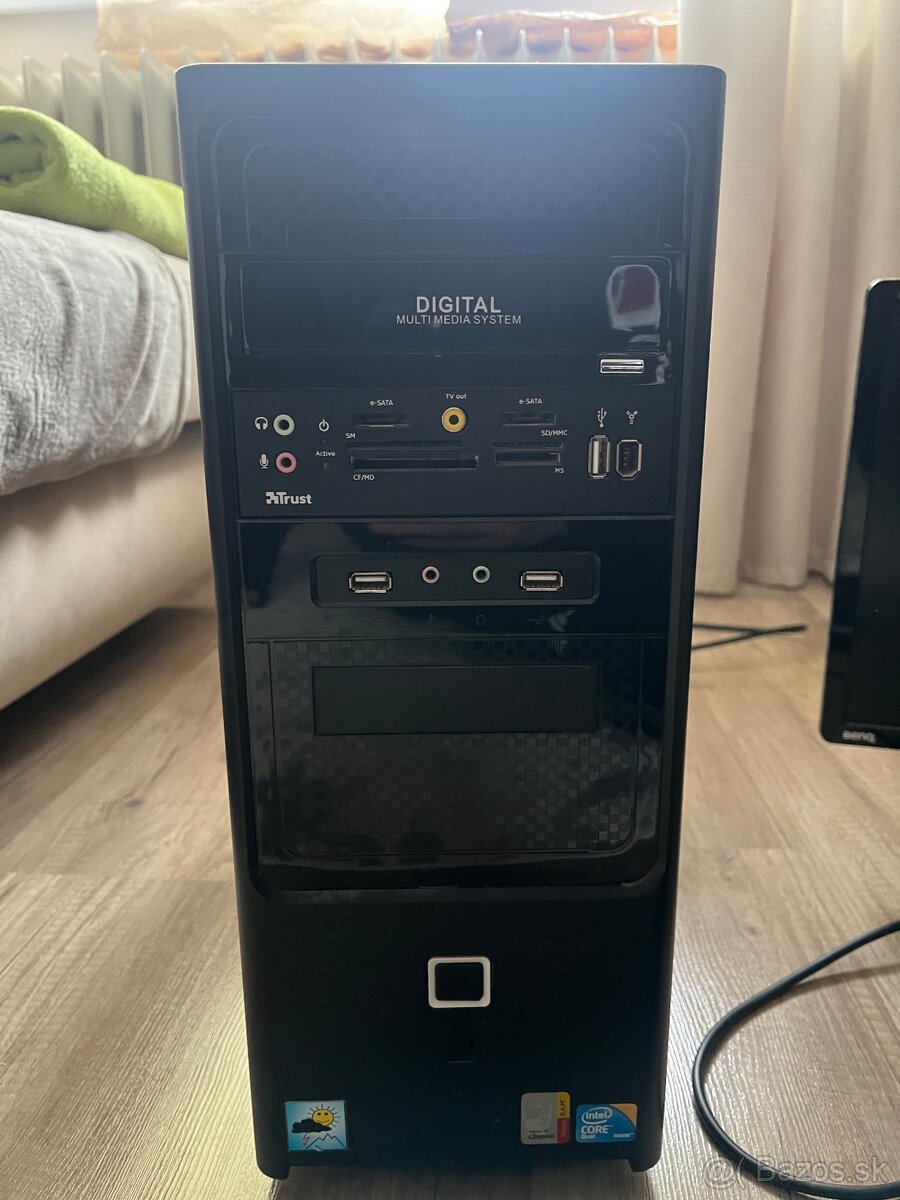 Stolový počítač+ príslušenstvo - 3