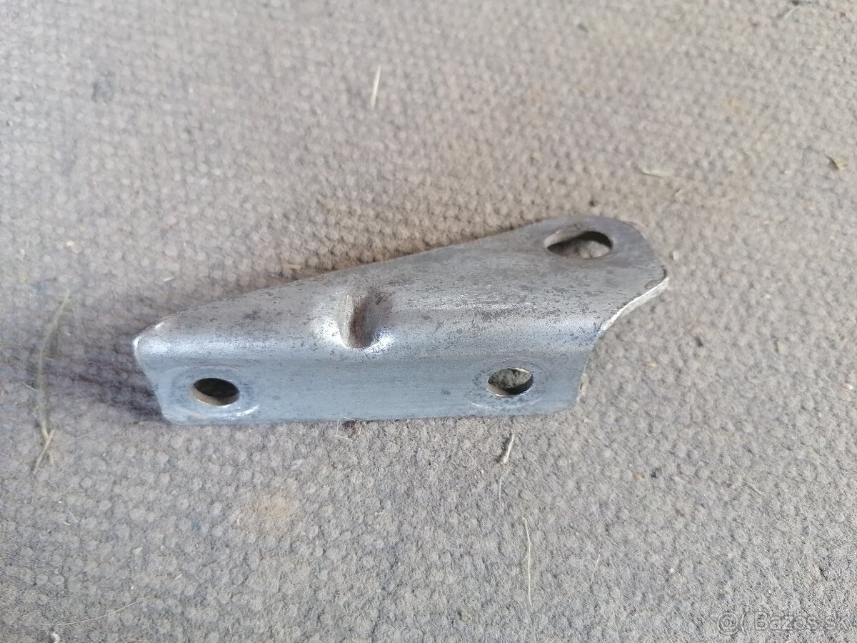 Držiak výfuku na CZ 175/ 487 - 3