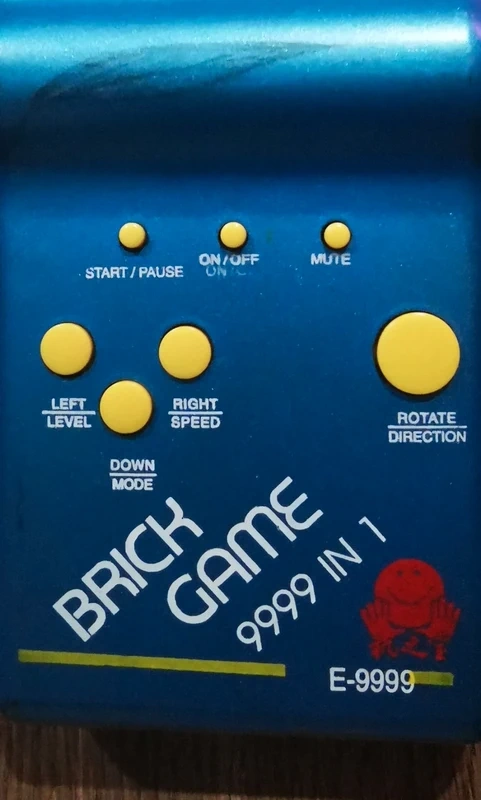 Predám retro Hru Brick game E - 9999 in 1 - 3