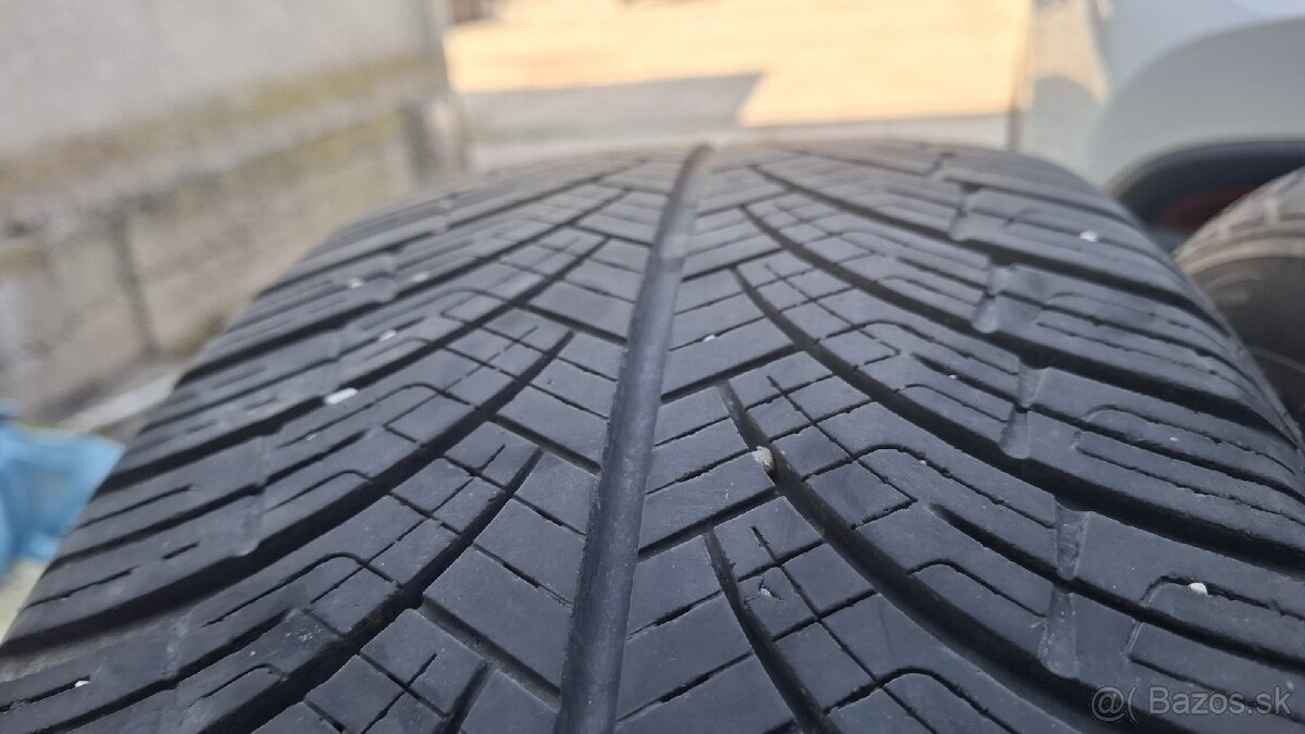 235/50R18 celorocne - 3