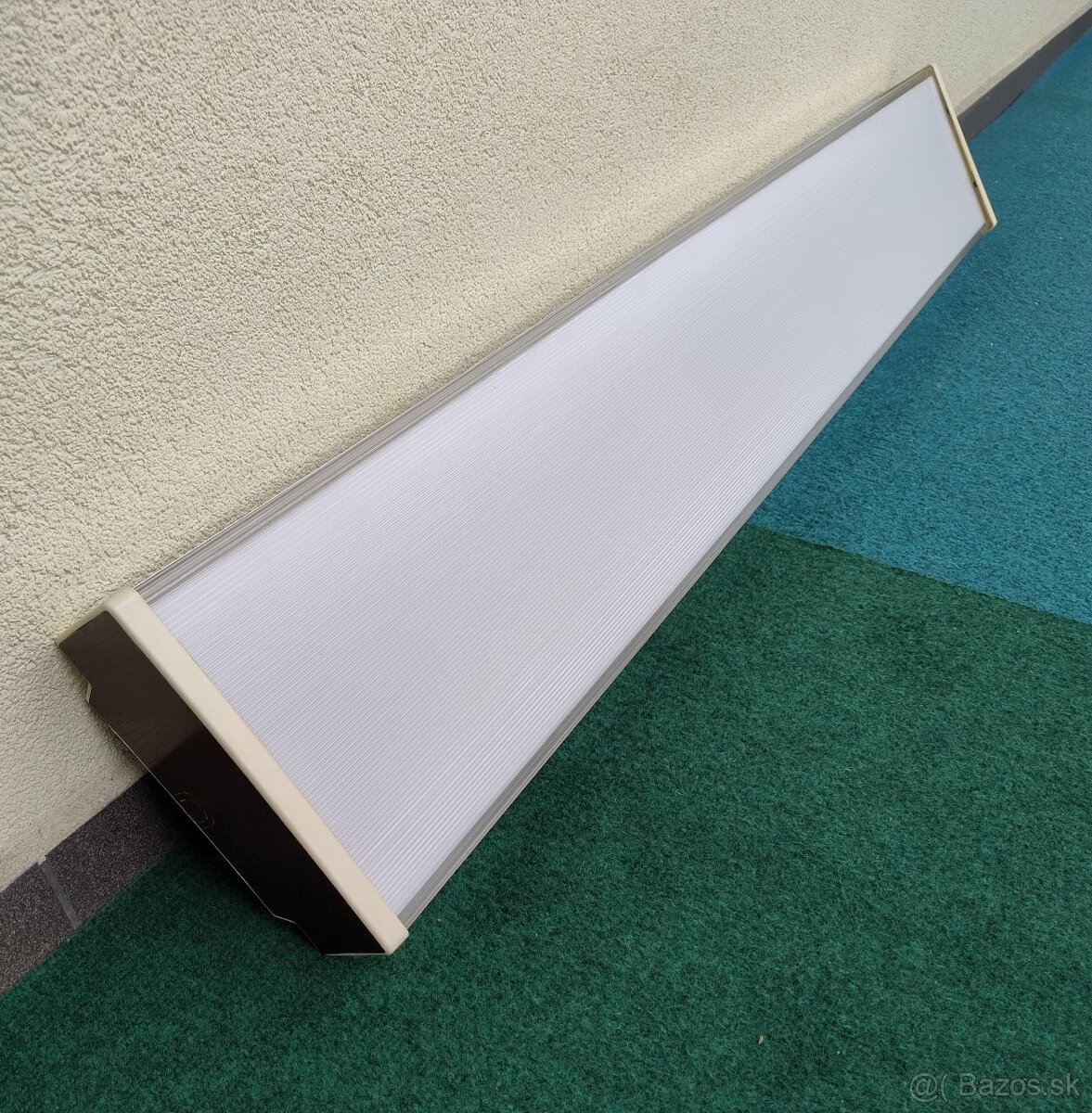 Trubicové neónové svietidlo - 3