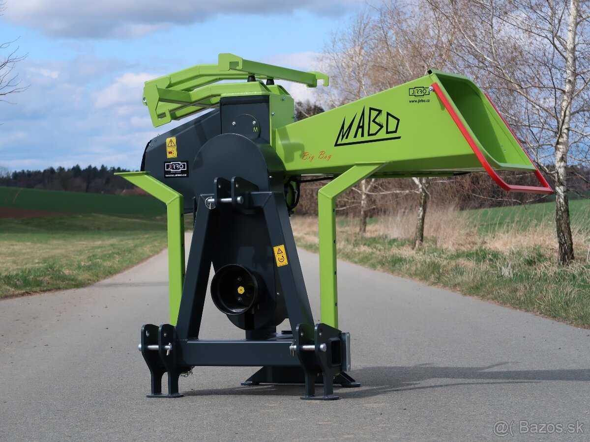 Štiepkovač špalíkovač za traktor s řemenovým převodem - 3