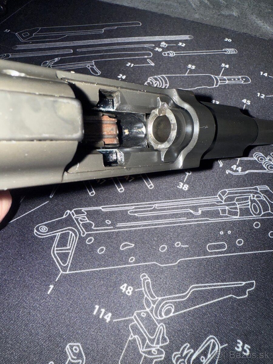 Walther P-1 9mm top stav - 3