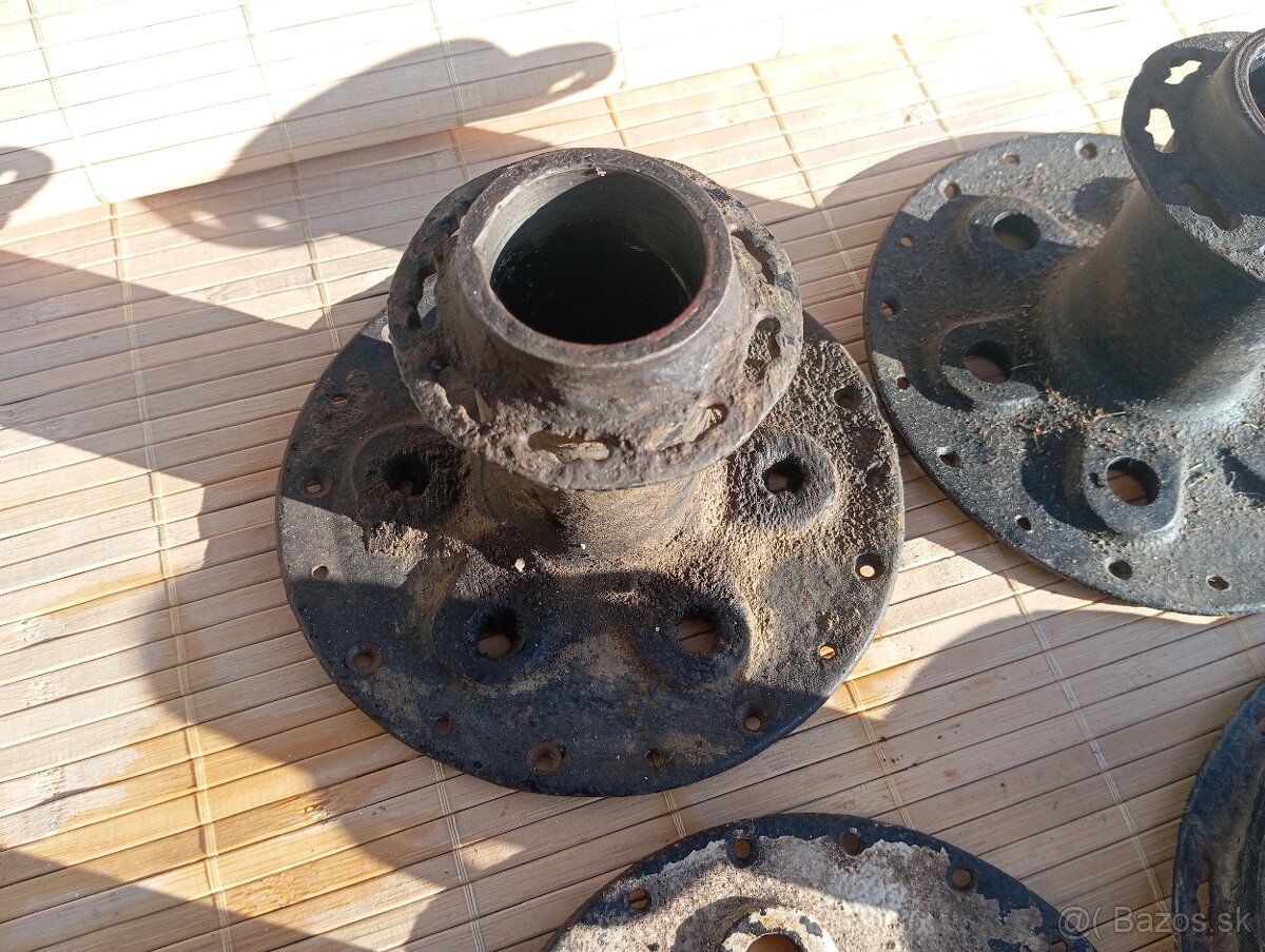 Predám stredy kolies na čz 125/150 c - 3