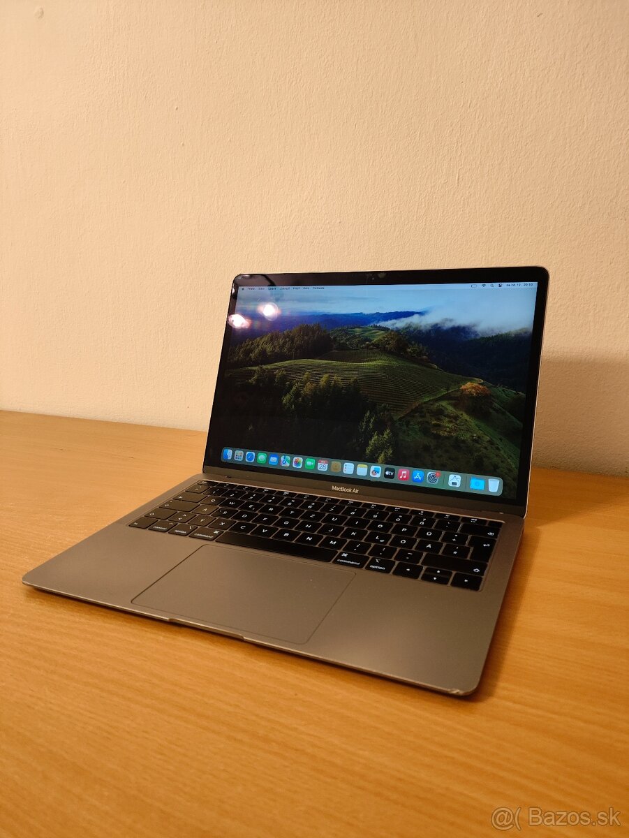MacBook Air 13 2019 | Core i5 • 8GB RAM • SSD - 3