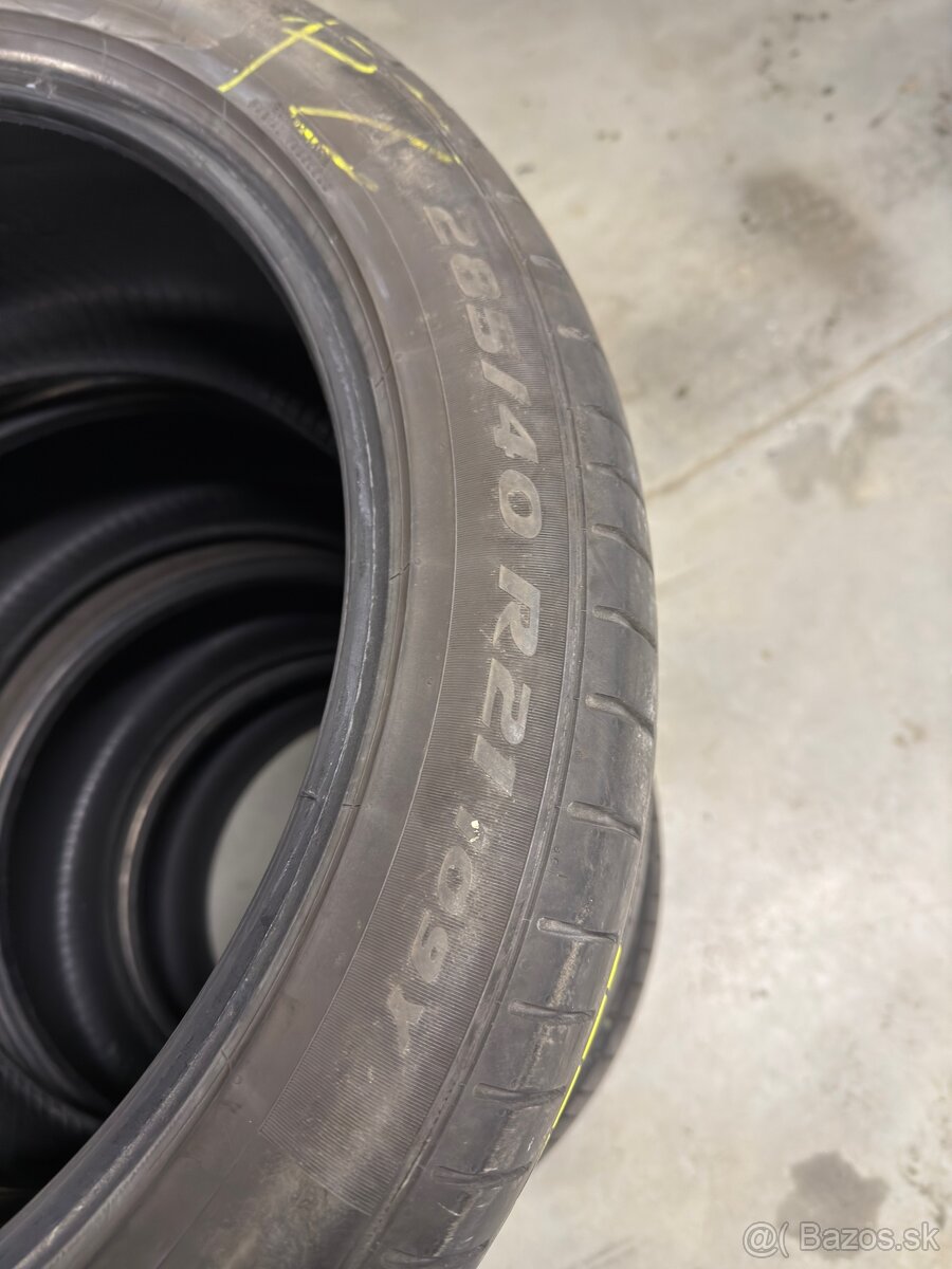 Pirelli P Zero SUV 285/40 R21 109 Y XL Letné - 3