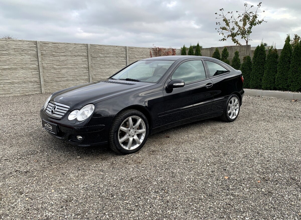 MERCEDES-BENZ C TRIEDA KUPÉ 230 V6 EVOLUTION SPORT 7G A/T - 3