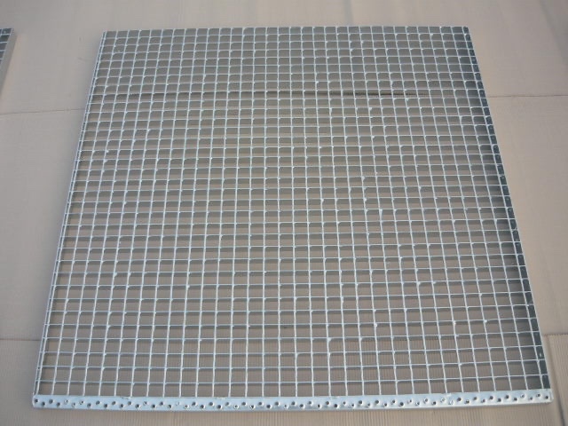 Podesta ocelovy podlahovy rost - 3