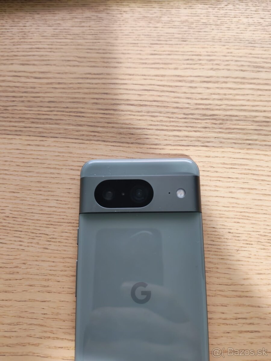 Pixel 8 - na nahradne diely - 3