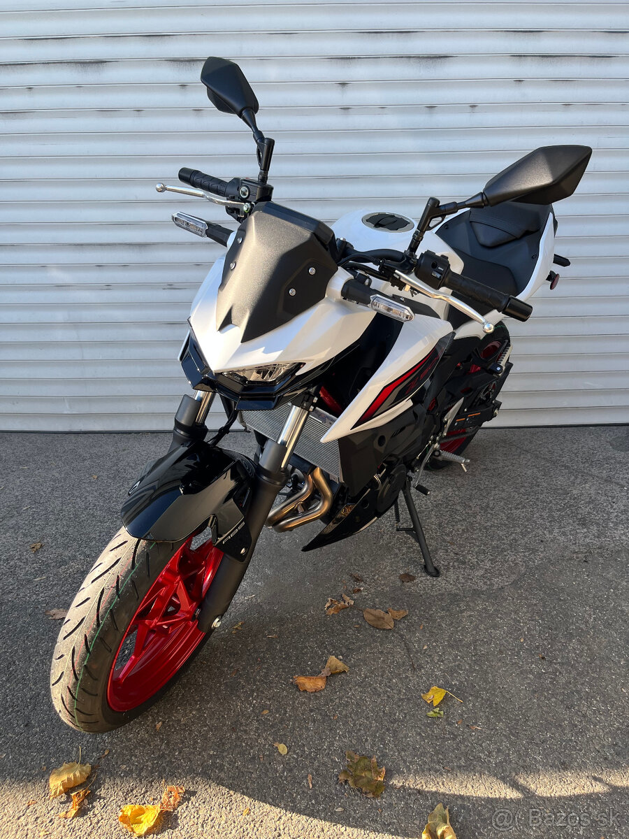 Kawasaki Z500 SE - 3