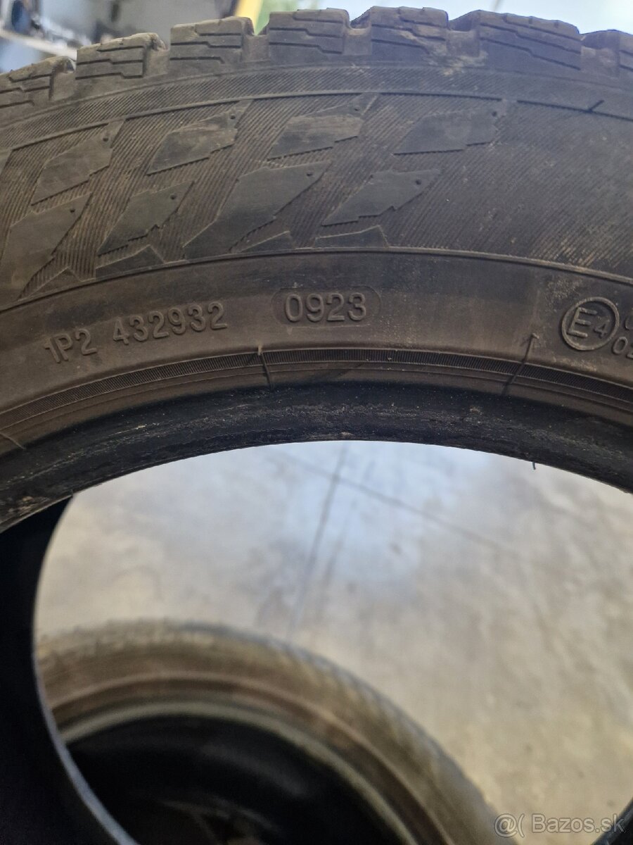 Nokian zimne 205/55R16 - 3