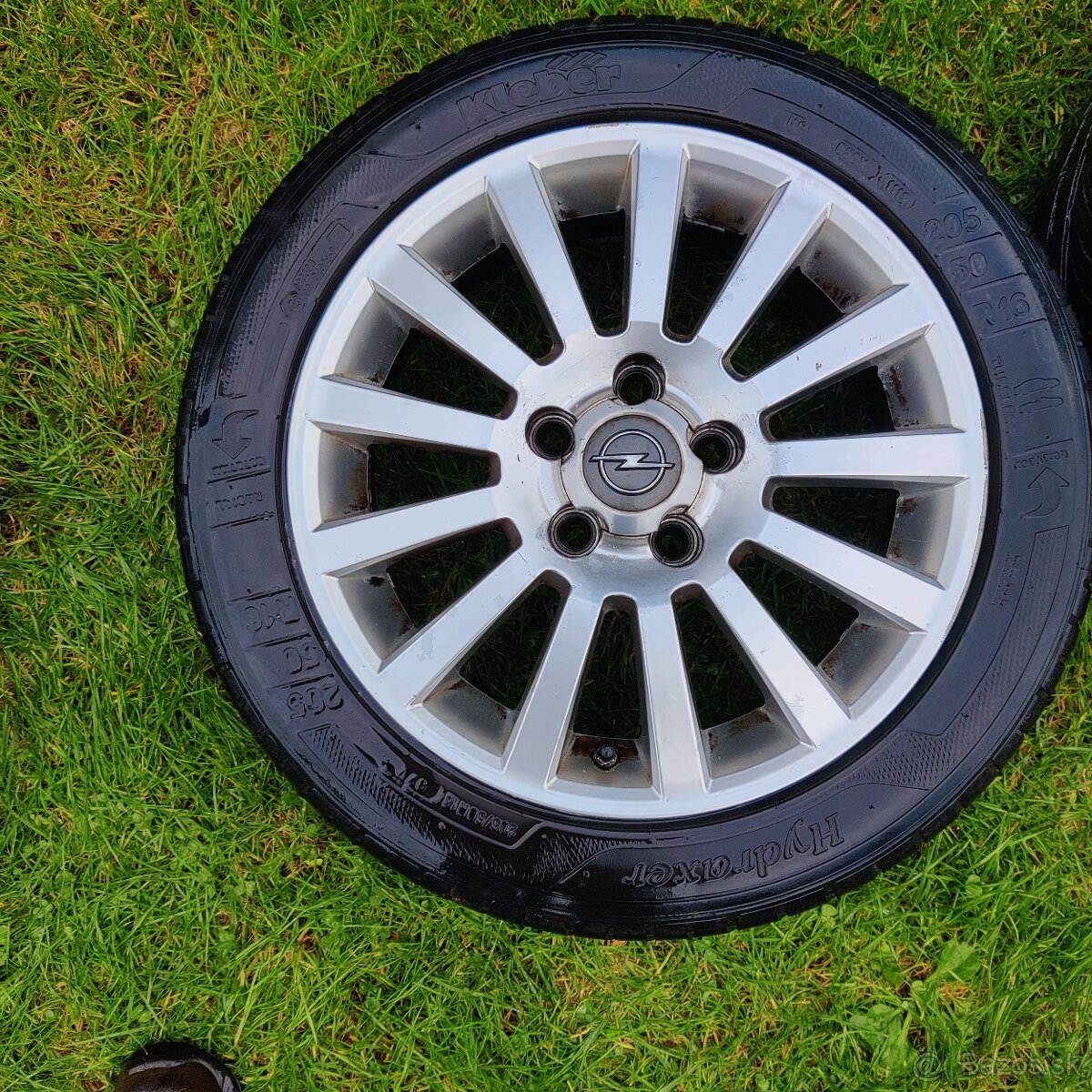 Predám letné pneumatiky na diskoch - 3