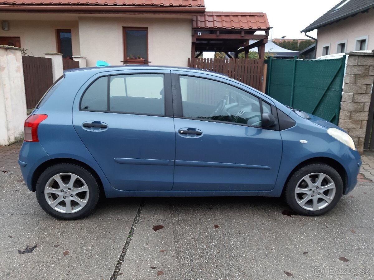 TOYOTA YARIS - 3