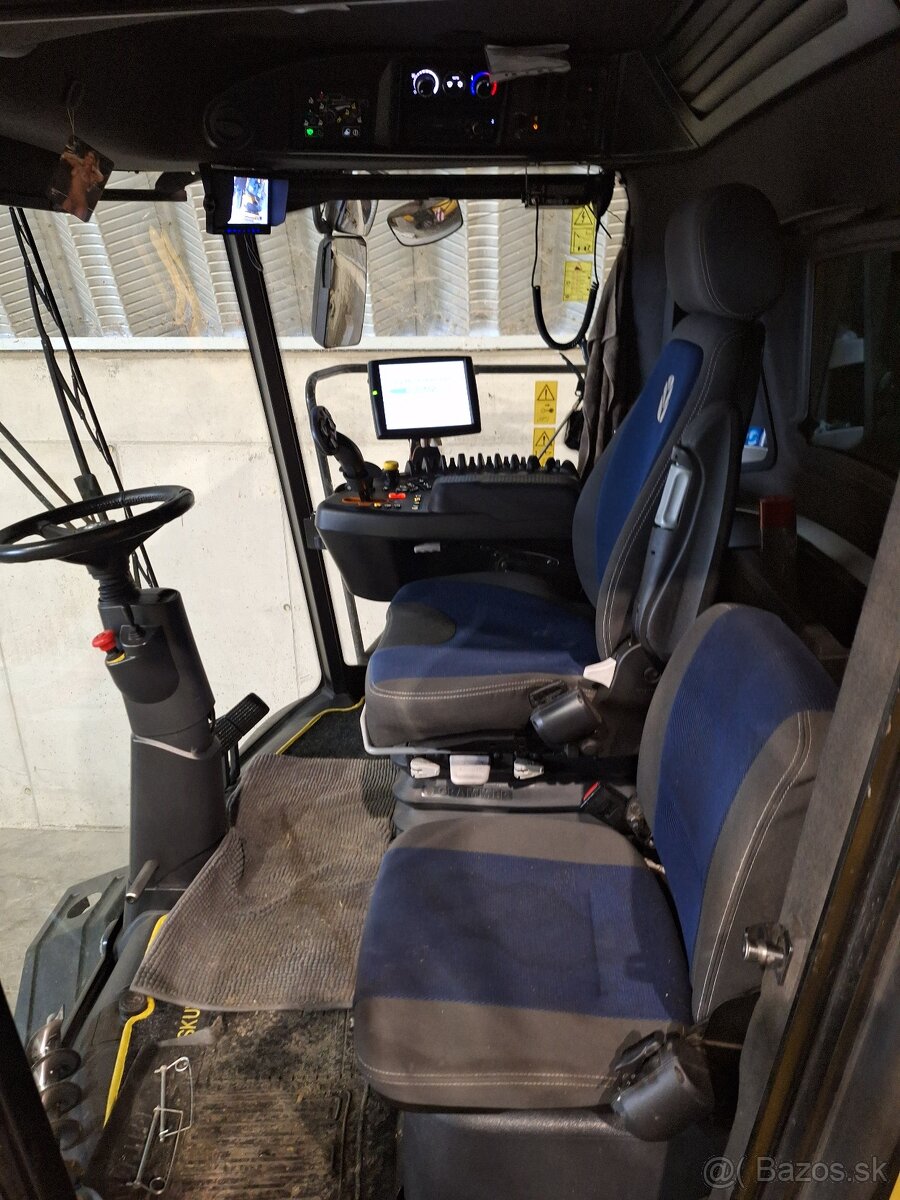 Predám kolesový kombajn - New Holland CR 9.90 - 3