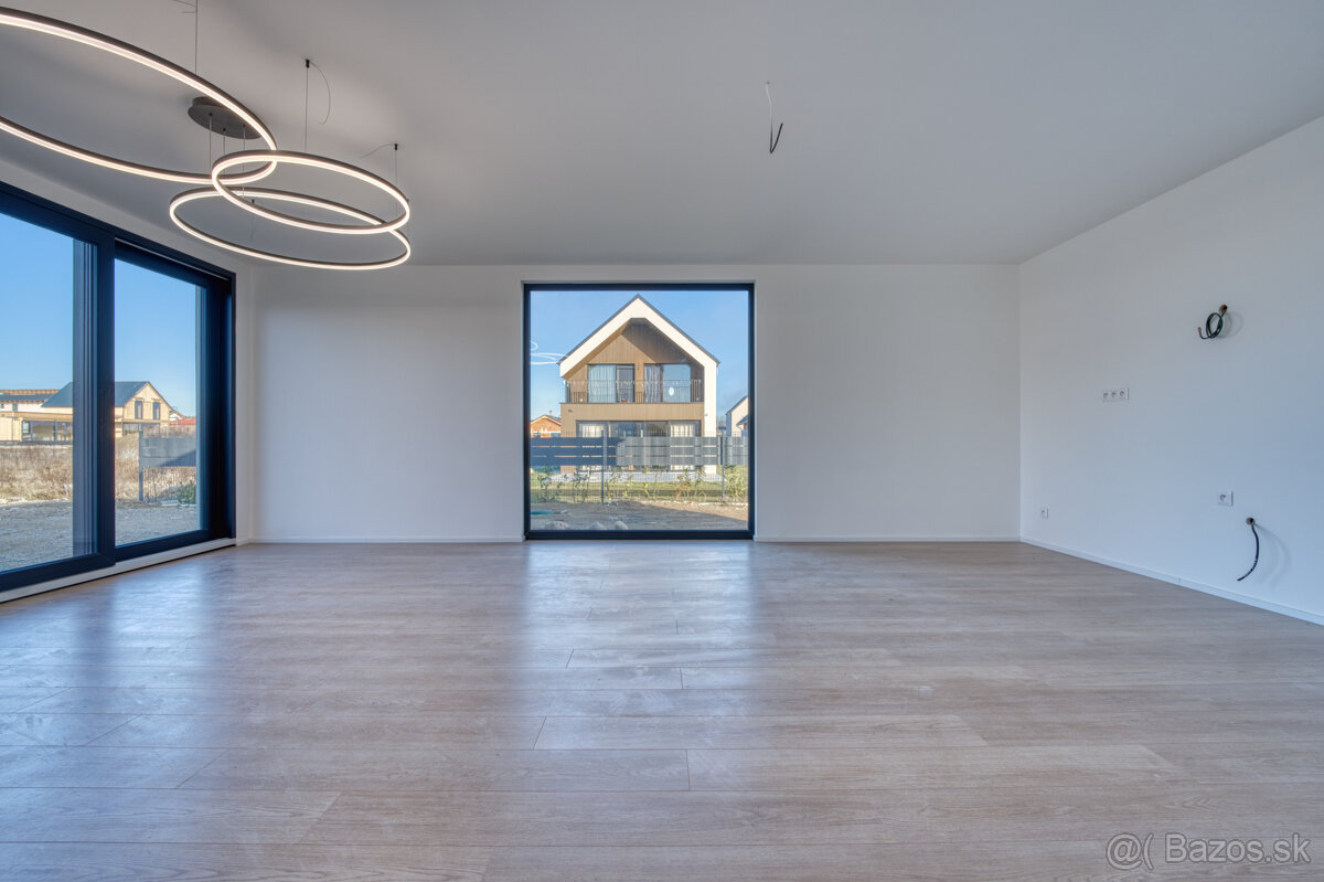 Úsporný 5-izbový bungalov A0 – Veľká Lomnica - 3