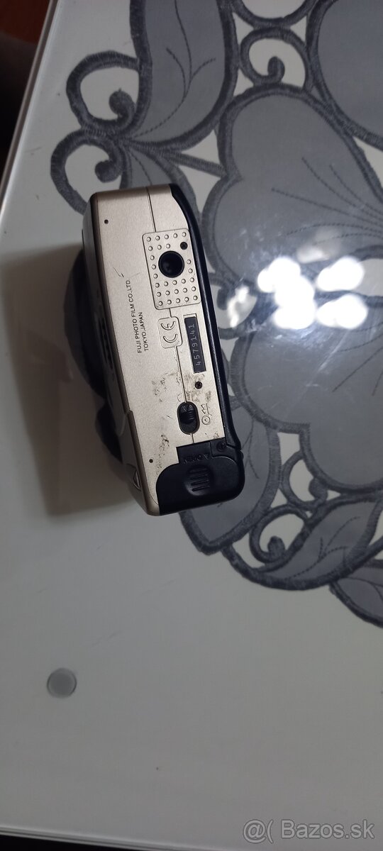 Predám tento starý fotoaparát FujiFilm - 3