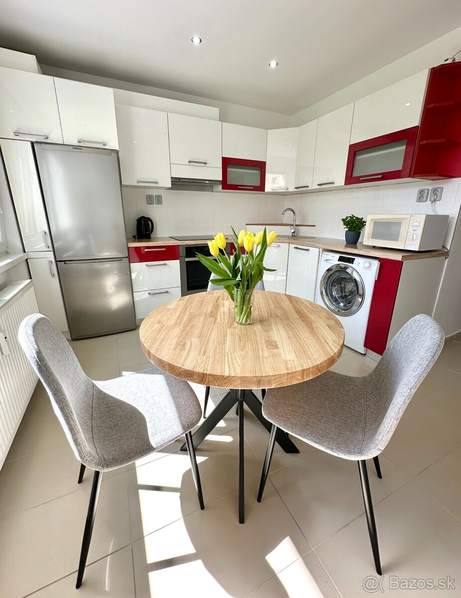 1 Izbový byt Nábrežie - len 2 minúty pešo do Centra - 3