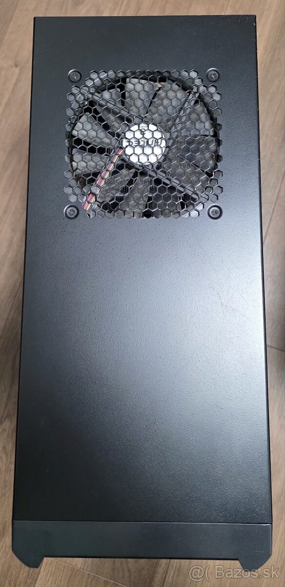 Predám PC Skriňu Antec Three Hundred - 3