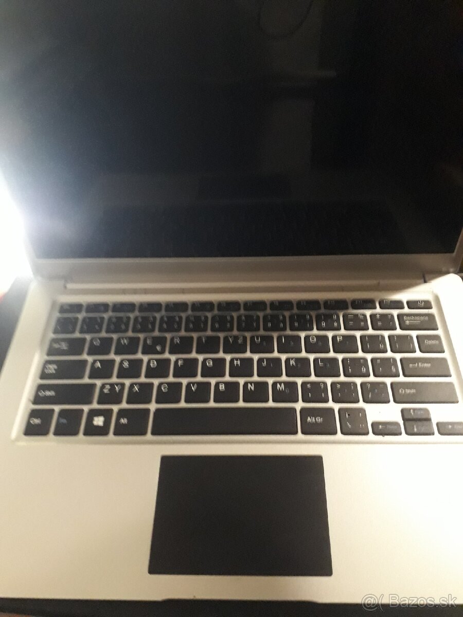 Predam notebook Umax Vision - 3