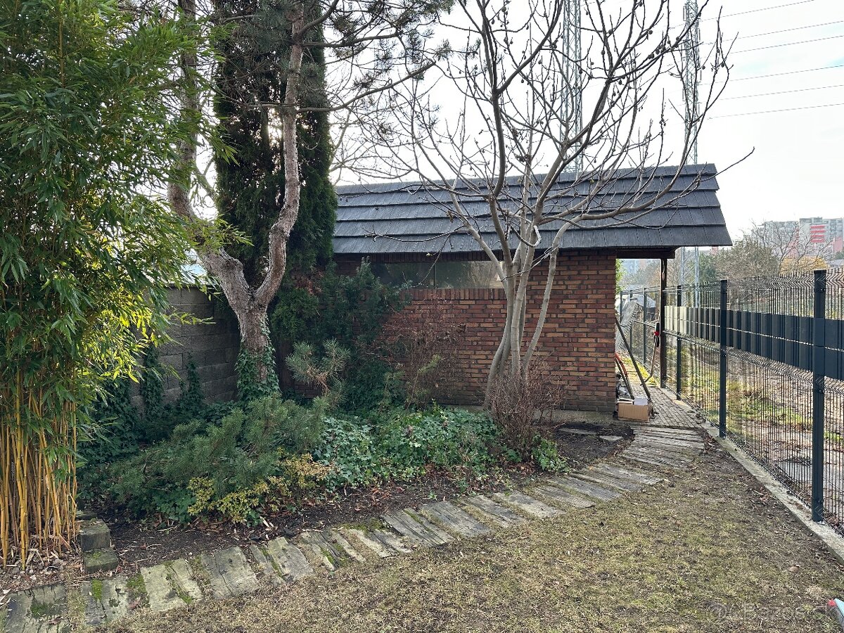 Predám celoročne obývateľnú záhradnú chatu/dom v Dúbravke - 3