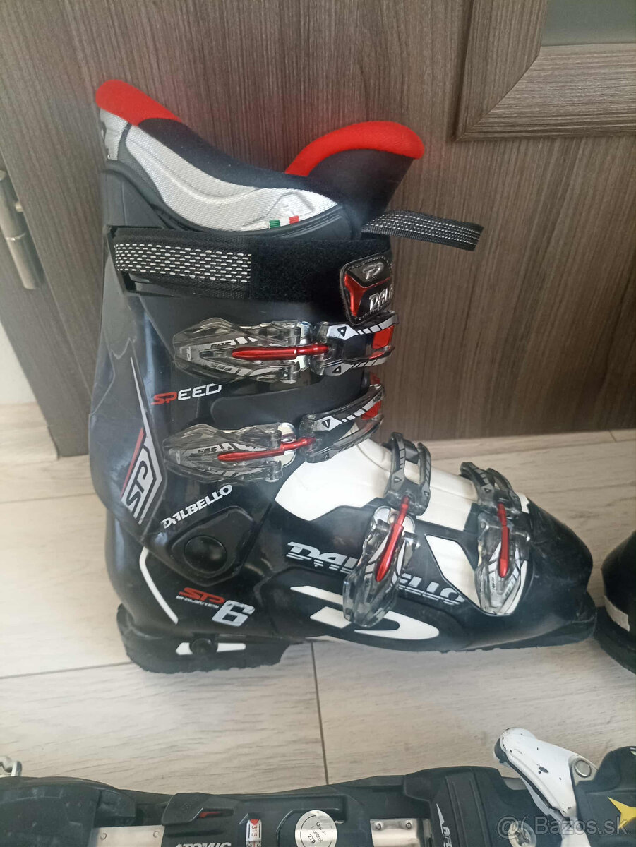 lyžiarky a lyže Atomic - 3