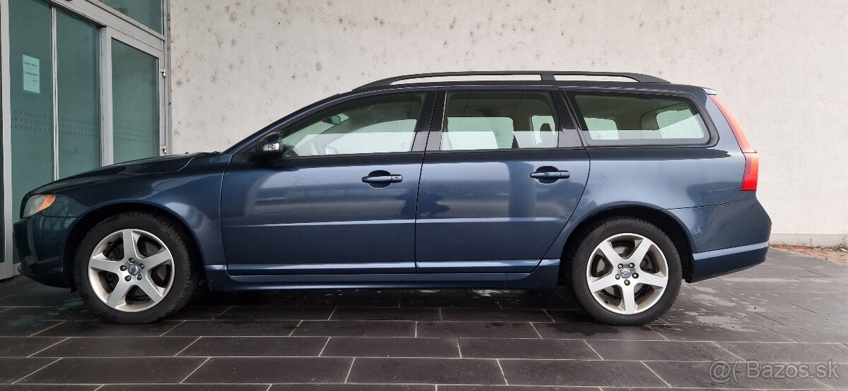 VOLVO V70 – 2.4D 136 kW – 2011 – Manuál - 3