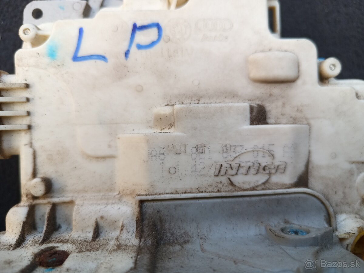 Zámok dverí audi a4 b7 - 3