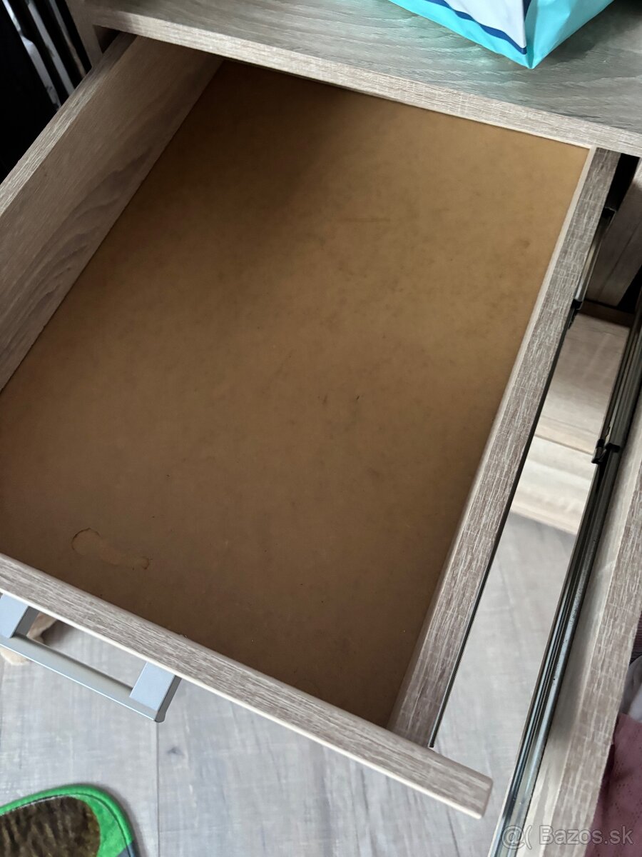 Komoda a prebalovacim pultom - 3