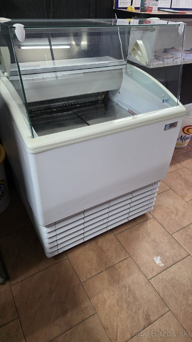 Zmrzlinova vitrina - 3