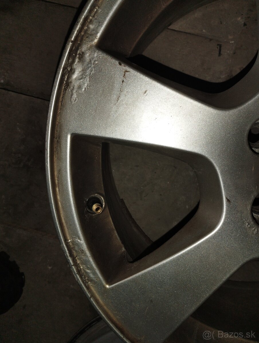 Elektróny Volvo XC R17 - 3