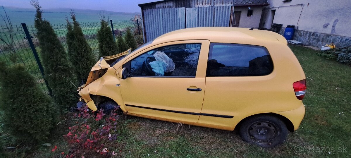 Predám len v celku volkswagen fox 1.2 - 3