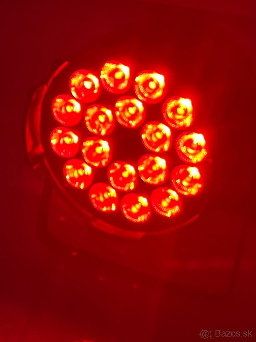 SVETLÁ - LED PAR RGBW 18x10W - 3