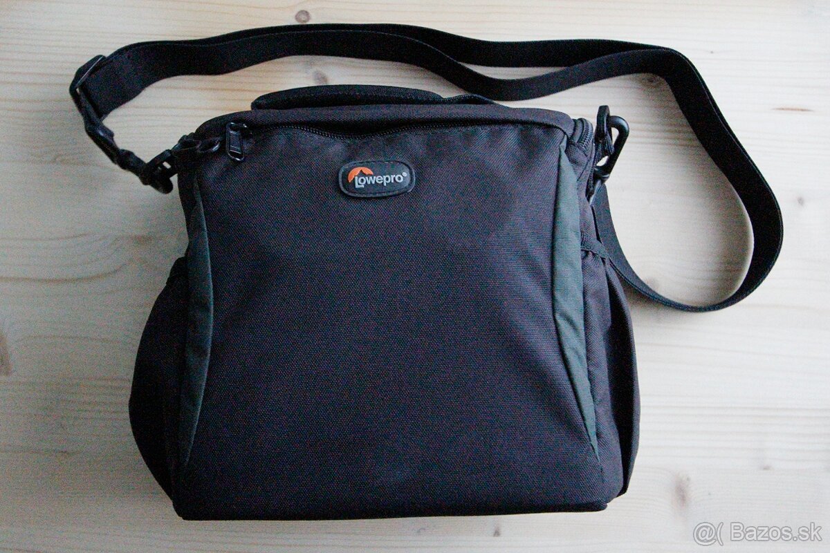 Fujifilm X-T2 + Fujinon XF 23 1.4 + Fujinon XF 56 1.2 - 3