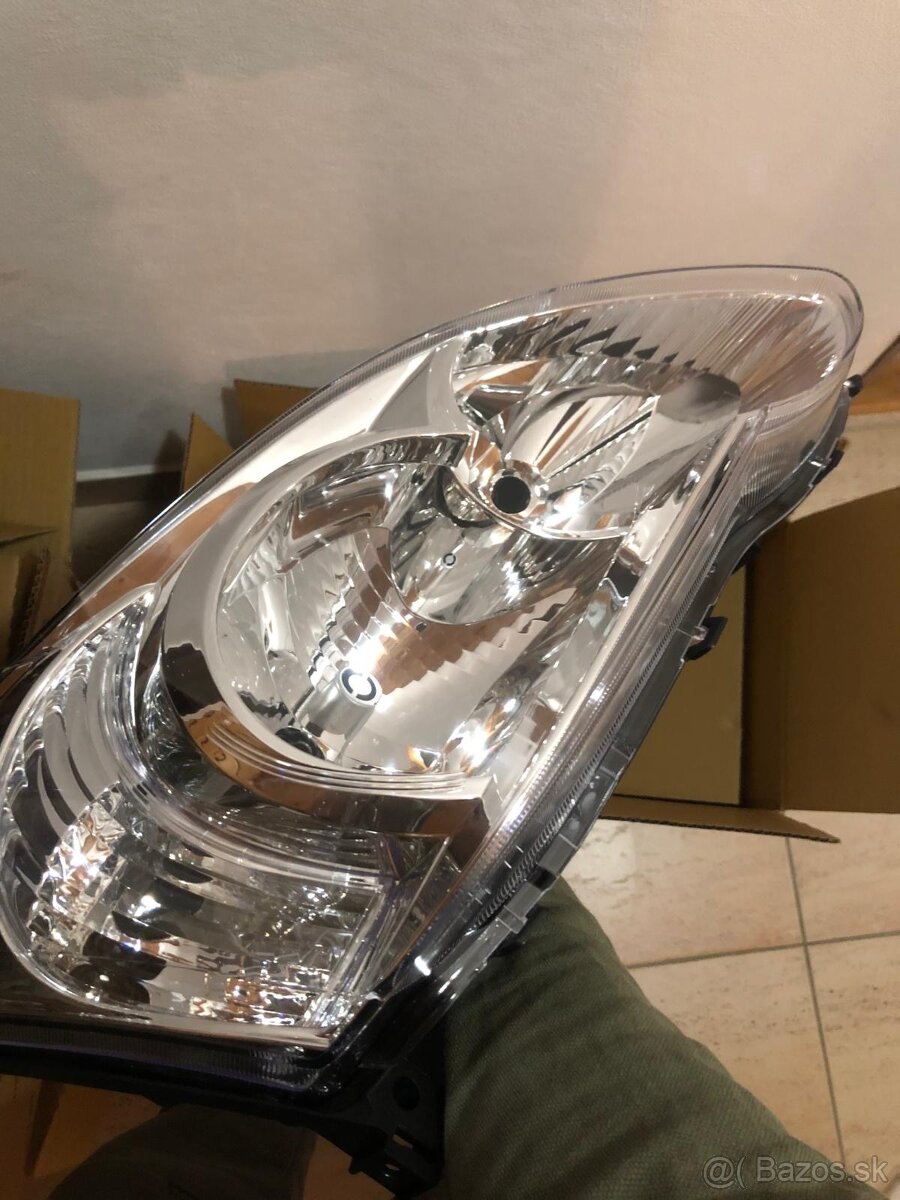 Svetlá Toyota Corolla e12 facelift - 3