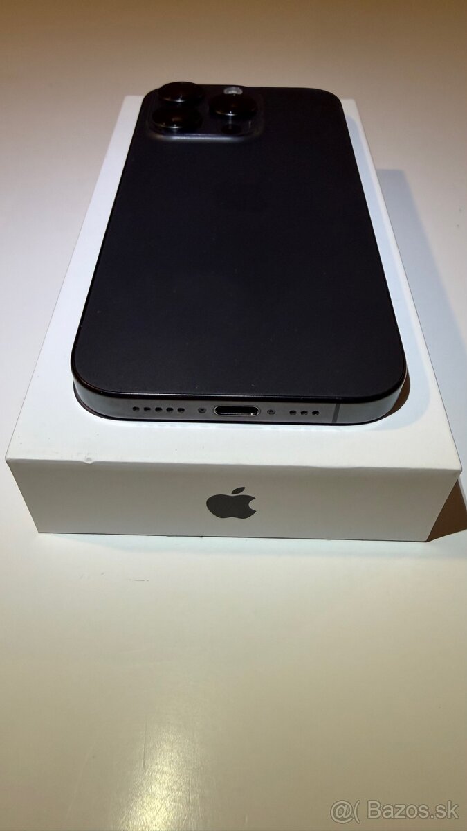 iPhone 15 pro Black Titanium 256GB Apple - 3