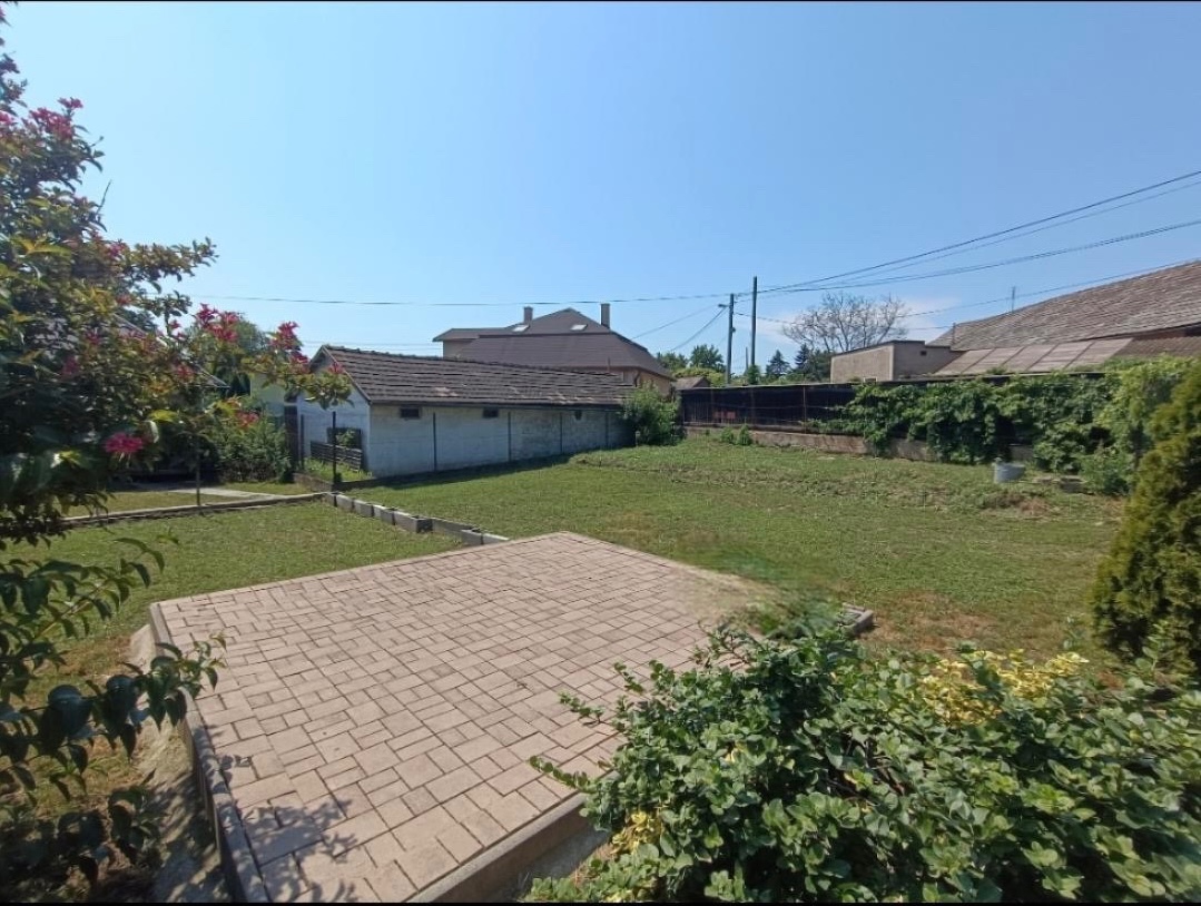 Rodinny dom s veľkým pozemkom vo Veľkej Ide - 3